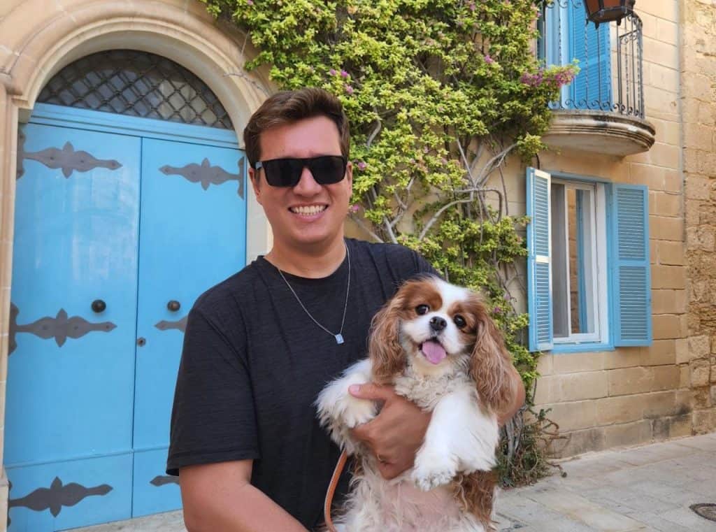 O cachorrinho que ficamos tomando conta em troca de hospedagem grátis em Malta - TrustedHouseSitters