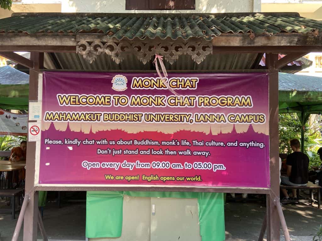 Cartaz incentivando a conversa com os Monges em Chiang Mai
