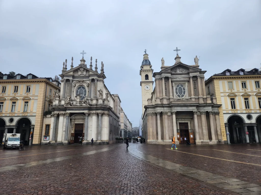 Piazza San Carlo e as igrejas gêmeas