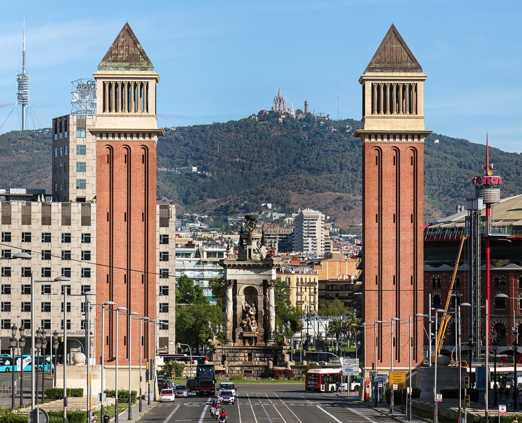 Torres Venezianas na Plaza Espana em Madrid
