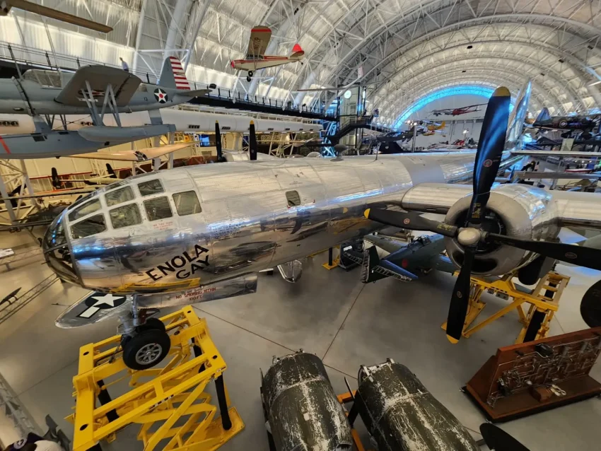 Enola Gay no Museu Steven F. Udvar-Hazy Center